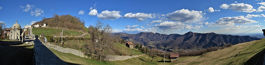 Ampia vista panoramica da S. Antonio Abb. sulla conca di Zogno